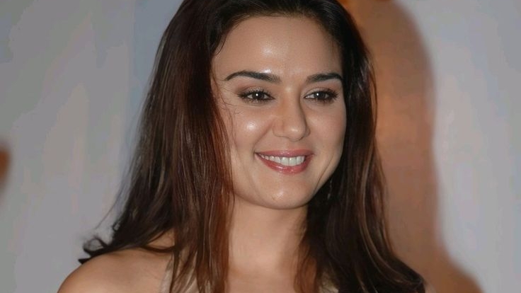 Sonali Bendre Biography in Hindi